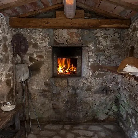 Casale Roccone Villa *